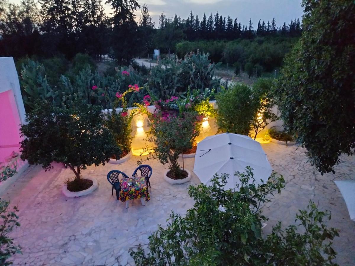 Henchir Ejdoud Pensionat Kairouan Exteriör bild