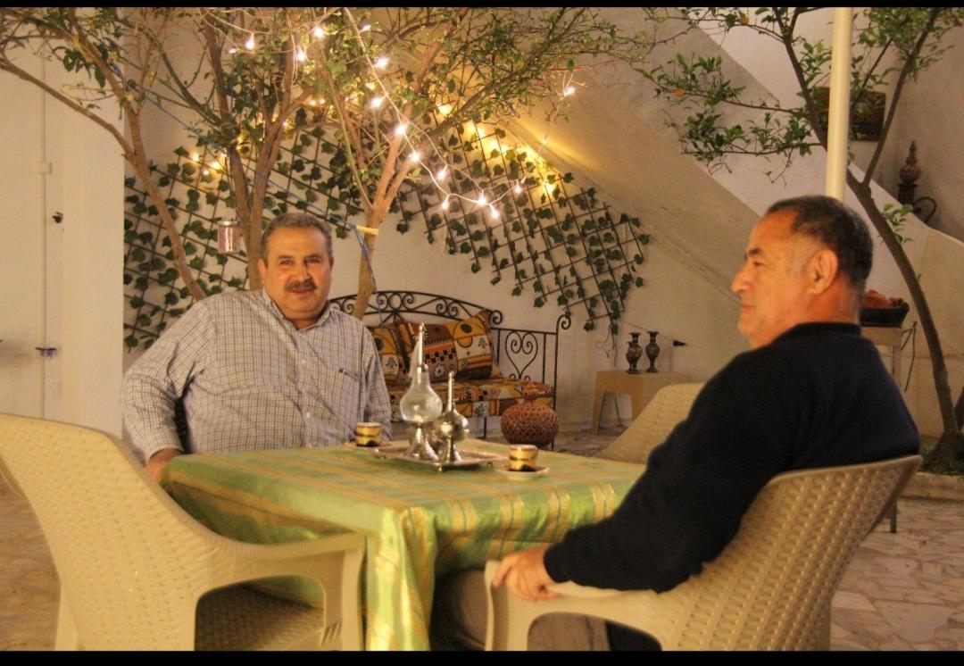 Henchir Ejdoud Pensionat Kairouan Exteriör bild