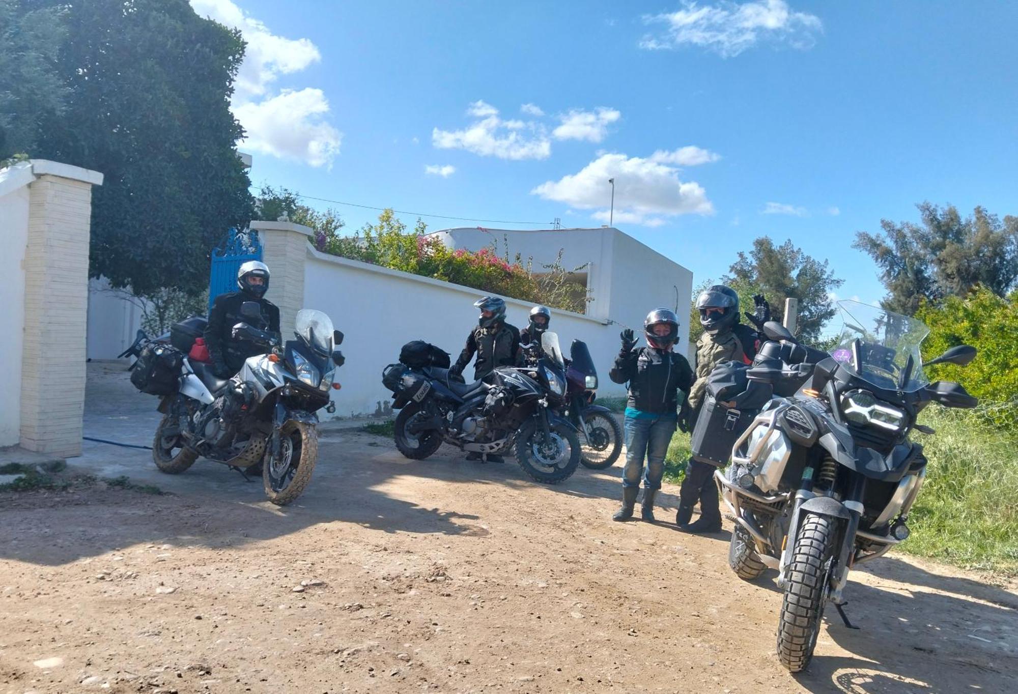 Henchir Ejdoud Pensionat Kairouan Exteriör bild